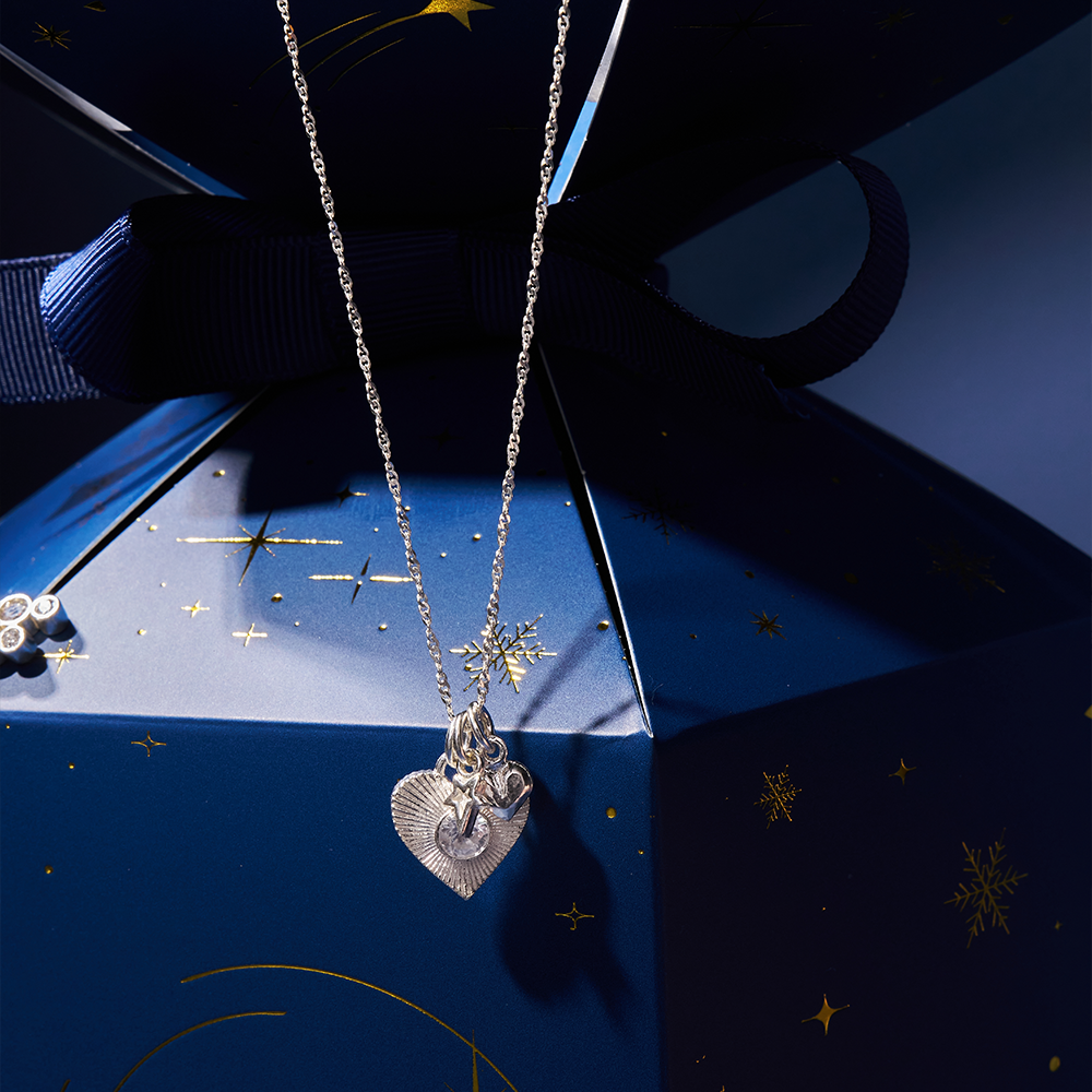 The Christmas Exclusive Cracker